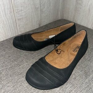 White Mountain Black Women's Flats